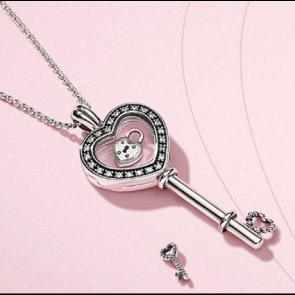Pandora heart necklace